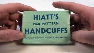 Hiatt 1960 MET Police auf Buegel Metropolitan Handcuffs Bobby England UK British Made Handschellen [upl. by Itagaki]