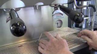 Crew Review Nuova Simonelli Appia Compact [upl. by Solracnauj965]