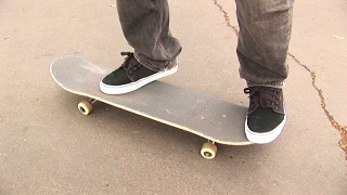 HUR MAN GÖR EN KICKFLIP HOW TO KICKFLIP THE EASIEST WAY TUTORIAL [upl. by Eilsel]