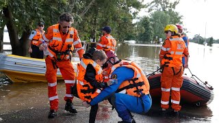 ‘Boggles my mind’ SES volunteer hits back at flood criticism [upl. by Yekcim]