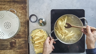 Howto Nudeln kochen  So wird die Pasta besonders fein  FOOBY [upl. by Franni]