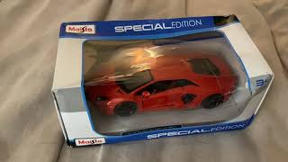 Maisto Lamborghini Aventador Unboxing and Quick Review Scale 124 [upl. by Janeczka566]