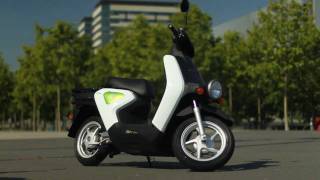 Honda electric scooter the EVneo in details [upl. by Secundas]