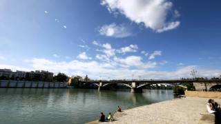 Timelapse Sevilla bajo el puente de Triana [upl. by Ahsets]