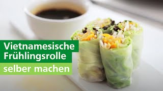 Frühlingsrollen selber machen vegetarisches Rezept  AOK [upl. by Raffo]