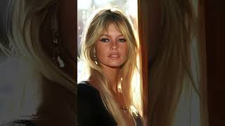 Brigitte Bardot dévastée  sa villa à SaintTropez détruite [upl. by Larrisa25]