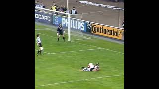 Mark Iuliano Amazing Tackle  Juventus vs Ajax 41 199697 ⚪⚫ [upl. by Evangelist]