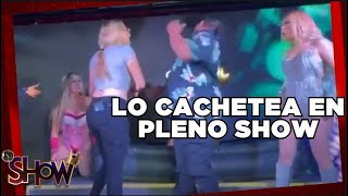 Tóxica cachetea a marido en pleno show de Chavana  Es Show [upl. by Nnaharas]