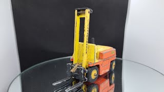 Diecast Restoration Dinky Toys Conveyancer fork lift truck No404 196779 [upl. by Drageruaeb890]