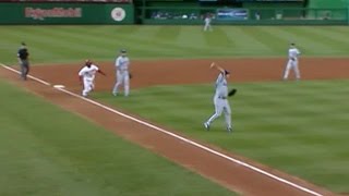 Maddux fakes throw to first gets Milledge in rundown [upl. by Eduj757]