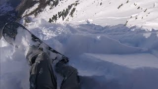 Snowboarder get Caught in 30 seconds Terrifying Avalanche  Verbier [upl. by Drareg]