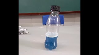 Experiência de química orgânica  Azul de indofenol experimental química ciencia [upl. by Enovad]