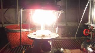 Sea Anchor lantern Petromax vs Coleman Premium Dual Fuel [upl. by Aretina]