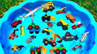 Carritos para niños con Arena y Agua  Toys Cars on the Sand with Water  Camiones de Construcción [upl. by Longwood]