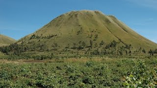 MADAGASCAR  Le massif central de lItasy [upl. by Zilvia157]