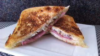 Recette  Croque monsieur au roquefort et noix [upl. by Ytrebil]