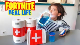 FORTNITE IN REAL LIFE  Les OBJETS DE FORTNITE dans la VRAIE VIE  Démo Jouets [upl. by Salita]