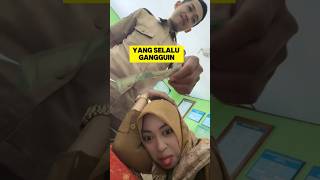 ketika punya murid suka gangguin buk guru nya ‼️‼️ guru sekolah lucu ngakak murid jatuhcinta [upl. by Tnahsin]