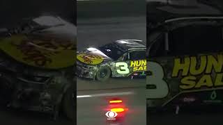 NASCAR AUSTIN DILLON JOGA LOGANO NO MURO NA ÚLTIMA VOLTA E VENCE ETAPA DE RICHMOND [upl. by Ellard136]