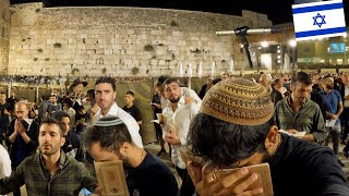 Beautiful 20000 Jews Praying Selichot At The Western Wall 🇮🇱 [upl. by Aliab]