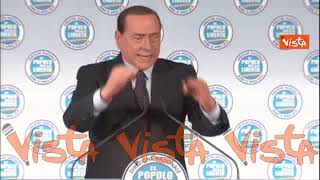 10 anni dallo scontro tra Gianfranco Fini e Berlusconi quotChe fai mi cacciquot [upl. by Bard866]