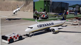 Modellismo in scala  Atterraggio difficile per questo bellissimo Aereo di Linea Boeing 737 Ryanair [upl. by Doowyah]