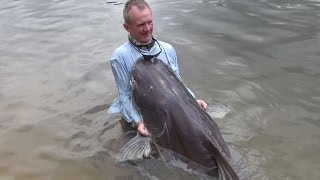 MAN BATTLES Giant Amazon RIVER MONSTER [upl. by Nahshu]