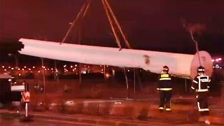 Un obelisco de 45 metros cae en el ensanche de Vallecas sin causar daños personales [upl. by Armillia]