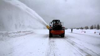 Øveraasen UTV 600 kaster snø 35 meter [upl. by Hassett]