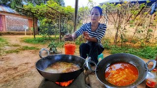 Fresh from the Farm Climbing Burmese Grape Tree Enjoying Fresh Grape amp Cooking Lunch Loitta Shutki [upl. by Bully]