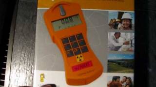 1 GAMMA SCOUT geiger counter  dosimeter review  PART ONE  general info  toolbox software [upl. by Adlai482]