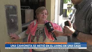 Crespo  Camioneta se metió en el living de una casa [upl. by Eaj974]