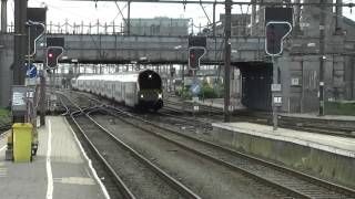 Vakantiedrukte in Oostende station [upl. by Lam]