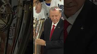 Şampiyon Anadolu Efes Başkan Erdoğan Erkekler Cumhurbaşkanlığı Kupasını takdim etti [upl. by Ogata998]