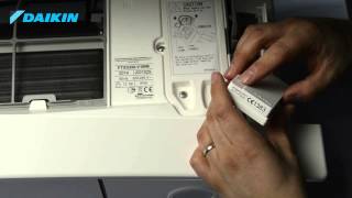 Tutoriel installation de la carte Wifi sur le mural Daikin Emura [upl. by Riddle62]