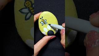 quotDIYquot Stone Painting 🎨🐝🤍💚stonepainting stonecraft stone stonecraftidea viralshort [upl. by Eenafit]