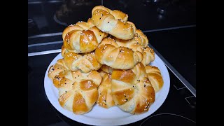 Türkische Pogaca Hörnchen Teigtaschen  Spinat Schafskäse  Börek  Deutsche Sprache [upl. by Critchfield]