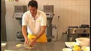 Zimtsterne backen mit Dominic Padeffke von der BäckereiKonditorei Padeffke aus Mössingen [upl. by Todd]