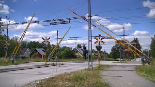 Spoorwegovergang Hallsberg S  Railroad crossing  Järnvägsövergång [upl. by Ecyal]