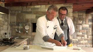 Fagotto con mele e cannella  Video ricetta  Grigio Chef [upl. by Eeldivad]