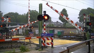 Spoorwegovergang Bilthoven  Dutch railroad crossing [upl. by Dnarud449]