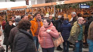 Produtores dividemse entre as vendas na Feira do Fumeiro de Montalegre e no online [upl. by Westerfield168]