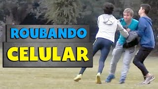 PEGADINHA ROUBANDO CELULAR Stealing Cell Phone Prank [upl. by Talbott]