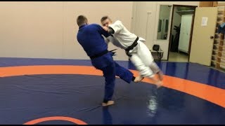 Дзюдо Подсечкикомбинация ОКУРИ АШИ БАРАЙ Judo Ashi waza Ko uchi makikomi Okuri Ashi Barai [upl. by Adnah]