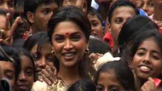 Dahi Handi Celebrations in Tilak Waadi with Neil Nitin Mukesh amp Deepika Padukone  Lafangey Parindey [upl. by Rabiah21]