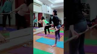 GẬP NGƯỜI VỚI GẬY DÀI Back deep stretching with long bamboo stick [upl. by Blithe372]