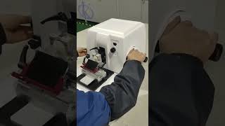 How to install and operate a manual microtome We show you with Kalsteins Rotary Microtome YR417 [upl. by Warthman]