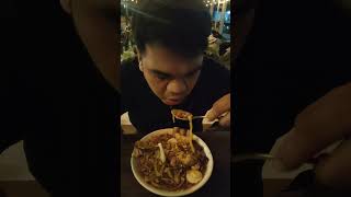 Lomi Overloads Kwatogs mukbang lomi [upl. by Yelraf974]