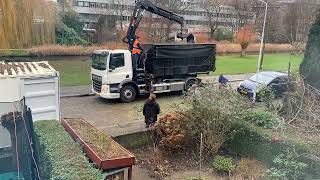 101 Kerstbomen ophalen door Gemeente LeidschendamVoorburg [upl. by Ishmul]