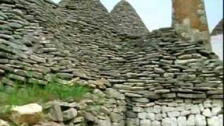 Patrimoni dellumanità  Trulli di Alberobello [upl. by Noelani754]